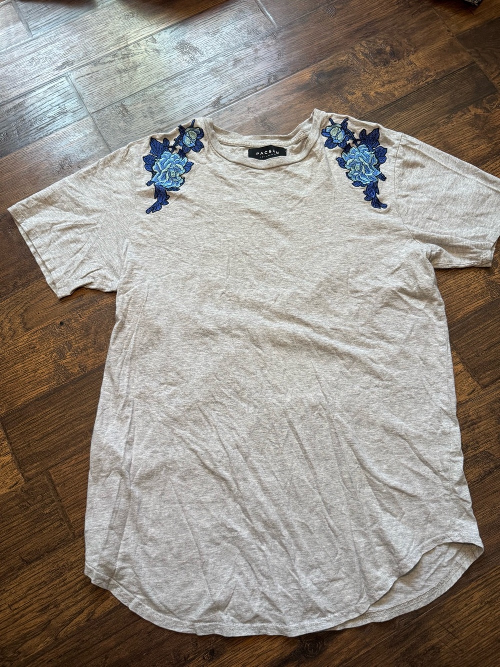 PacSun Women’s Heather Gray T-Shirt with Blue Floral Shoulder Appliqué